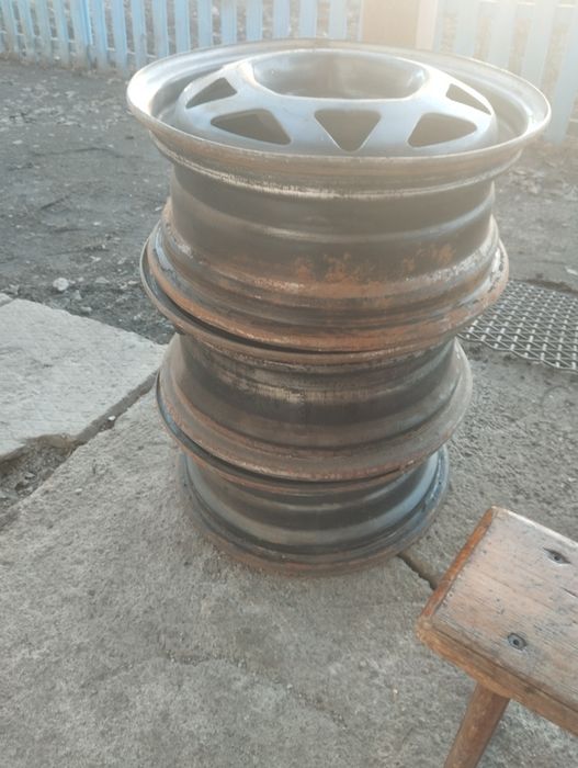 Три диска на 14 по 5000т. Каждый