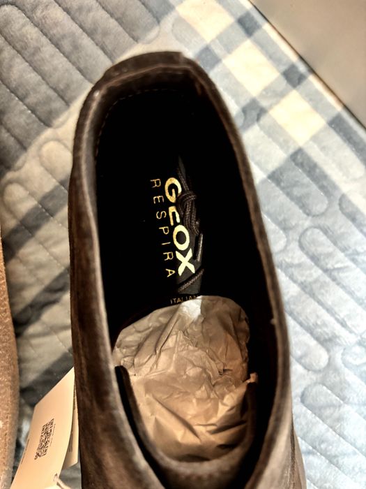 Ghete Geox marimea 43 noi, piele intoarsa