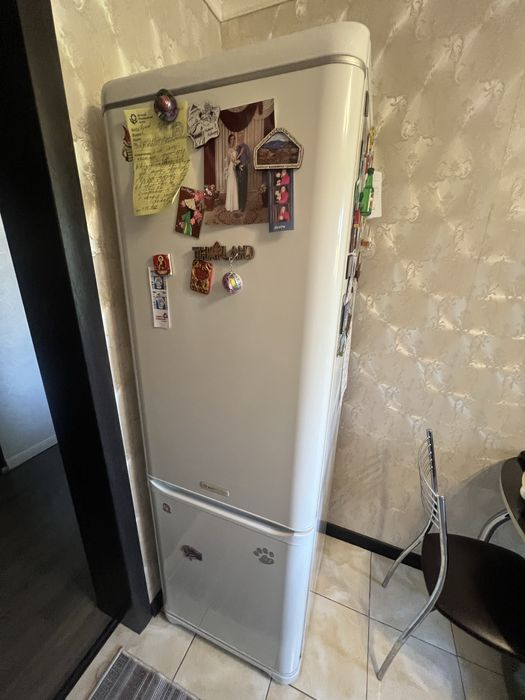 Продам холодильник Arisron