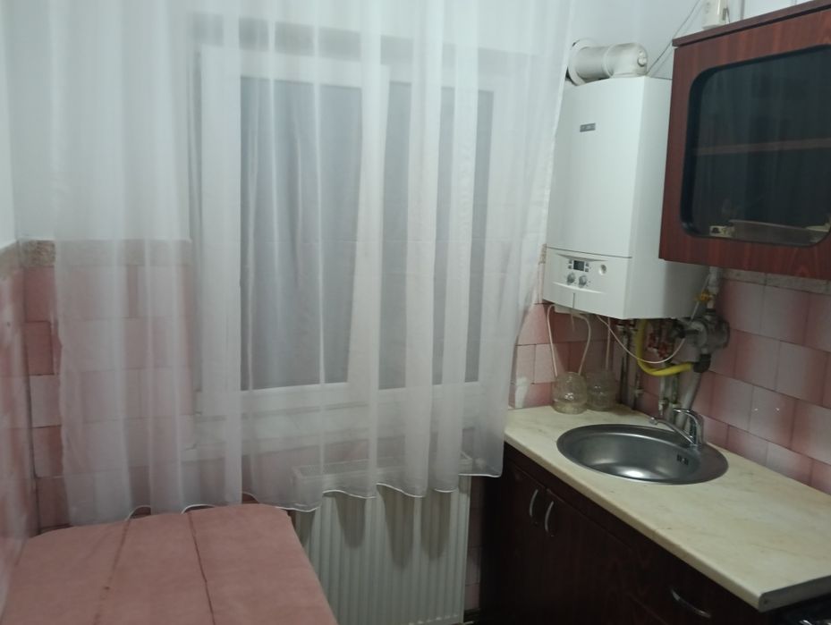 Închiriez apartament, zona Posada