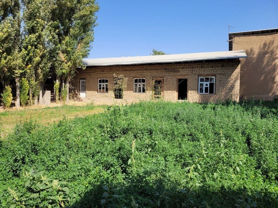 Uchastka sotiladi
