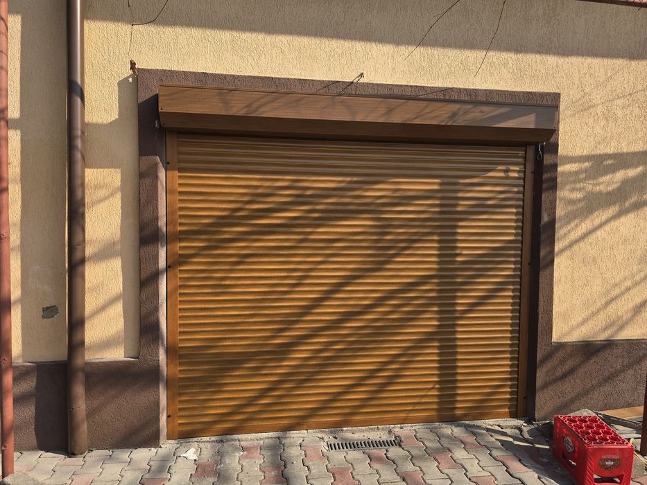 Usi garaj rulou din Aluminiu
