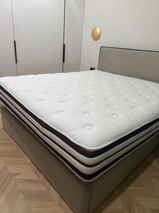 Матрац для двухспальной кровати