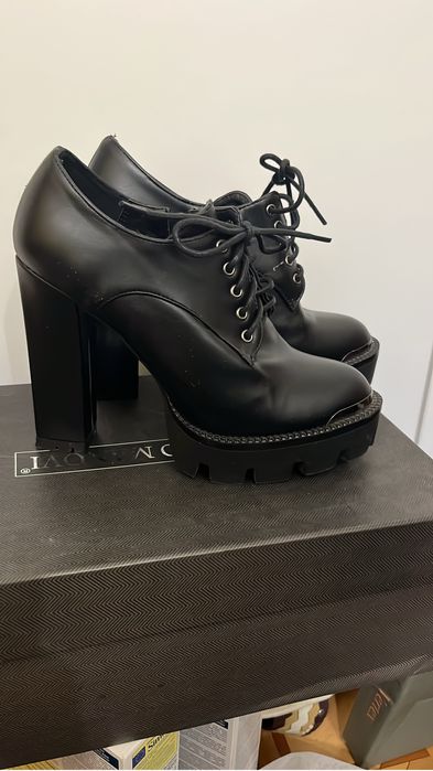 Обувь размер 38,39