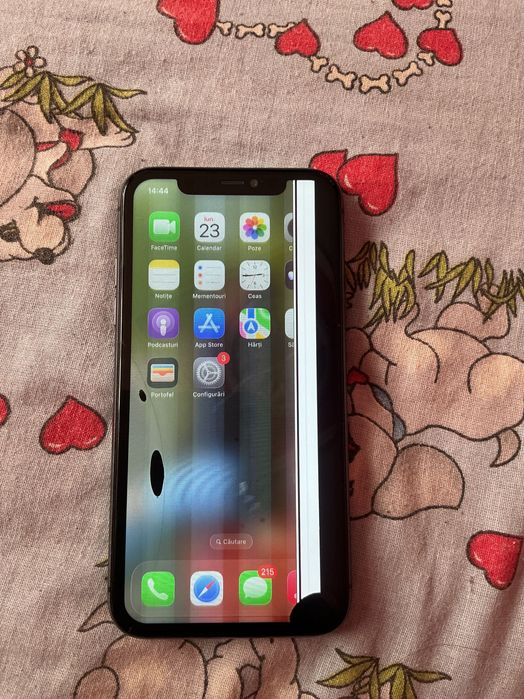 iPhone 11 și un iPhone 7