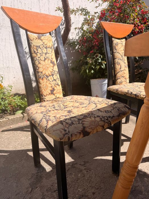 Комплект кухненска маса и столове