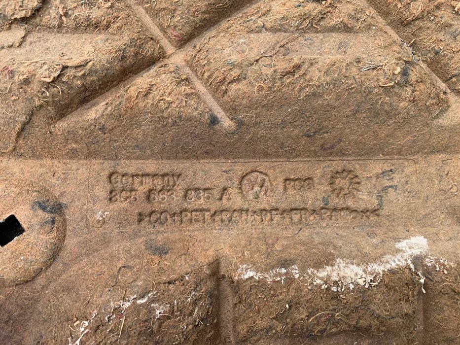 Capitonaj capota motor OE VW Passat CC 2008-2016, 3C8 863 835A