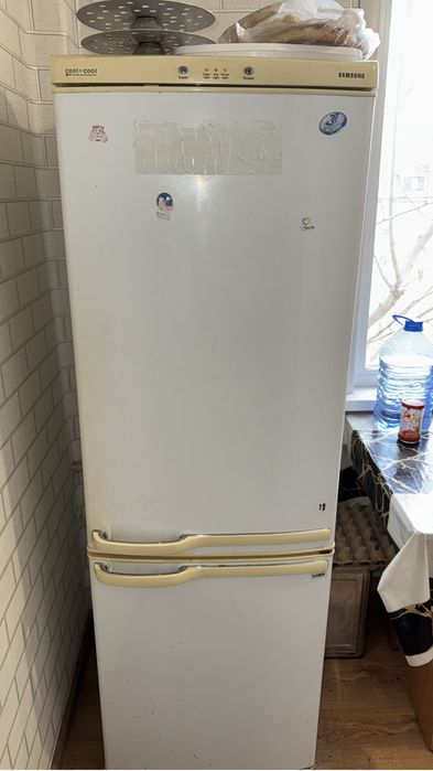 Холодильник бу срочно,самовывоз