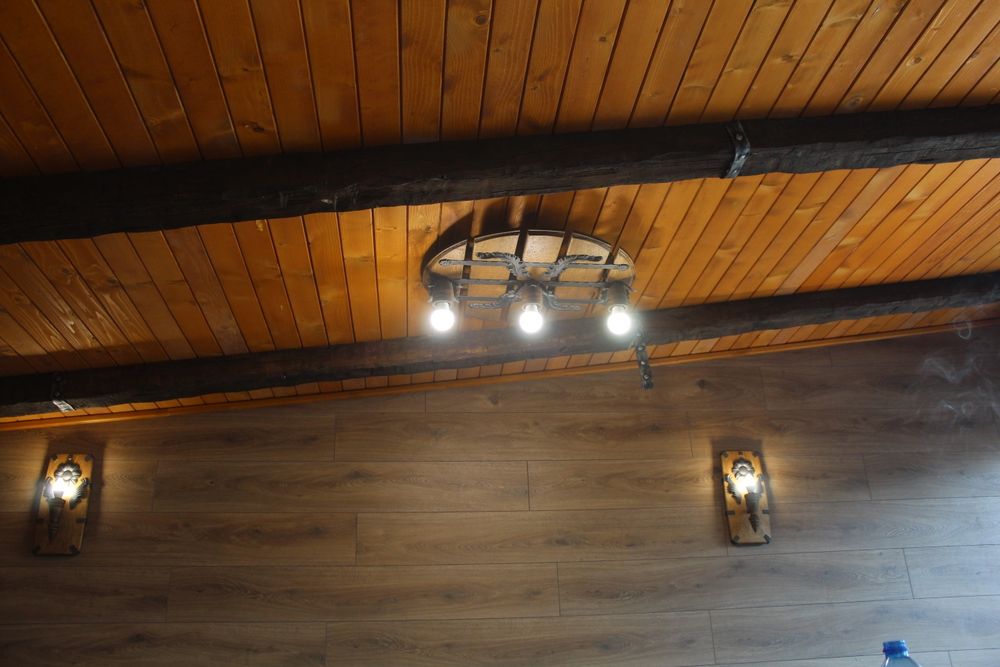 Абажур от дъно на дъбово буре.