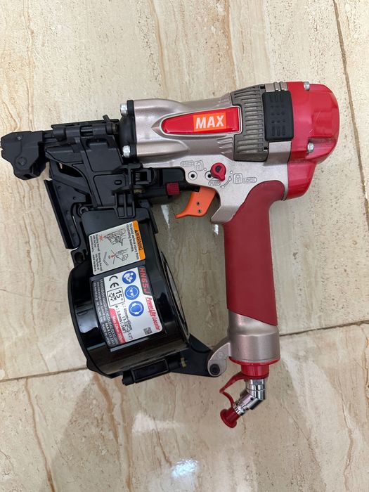 Pistol Pneumatic de Bătut Cuie pentru Conectori Metalici MAX PowerLite HN65J (Înaltă Presiune, 23 Bar)