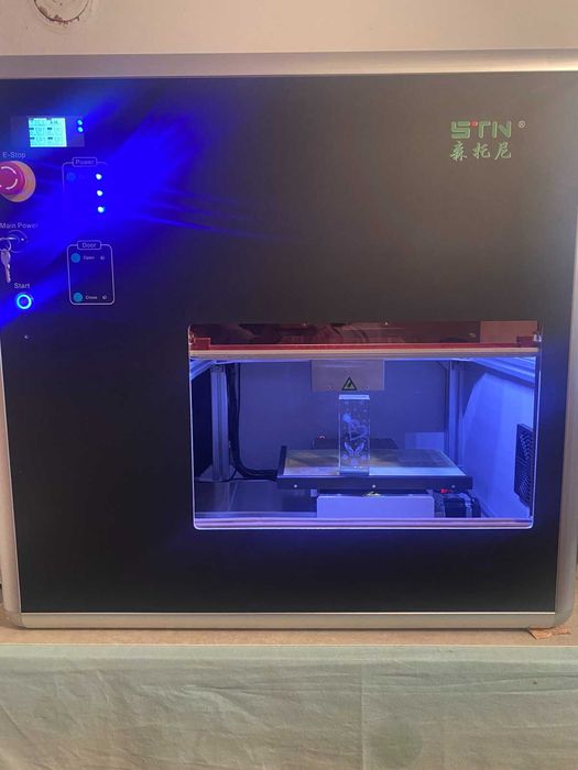 ПРОДАВАМ Професионална машина STN за 3D и 2D лазерно гравиране