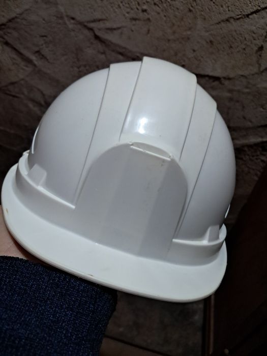 Продам каску строителя