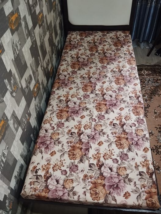 Продам кровать , односпальная.
