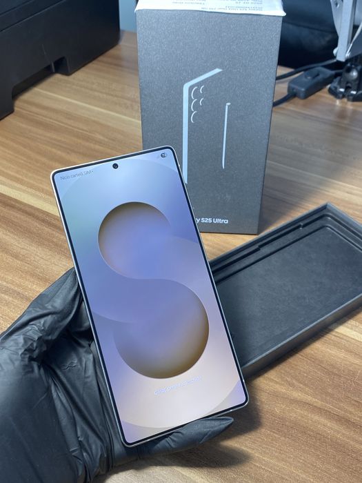 Samsung Galaxy s25 ultra • 256 GB • Titanium Gray