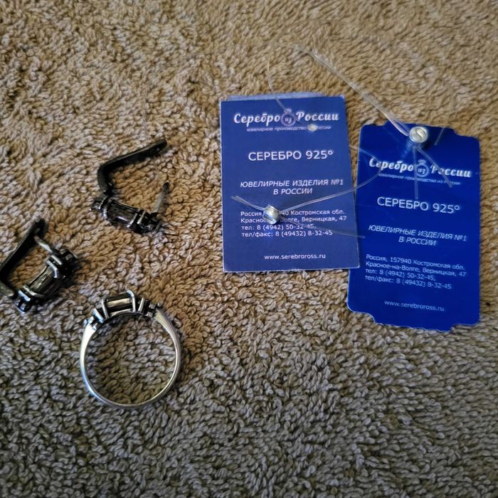 Продам серебряные серьги и кольцо