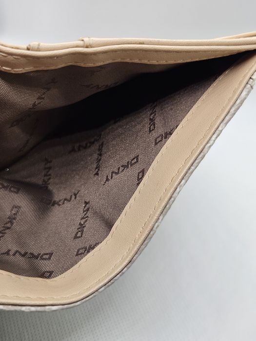 DKNY Оригинално портмоне