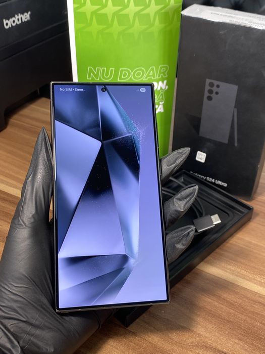 Samsung Galaxy s24 ultra • 256 GB • Titanium Black