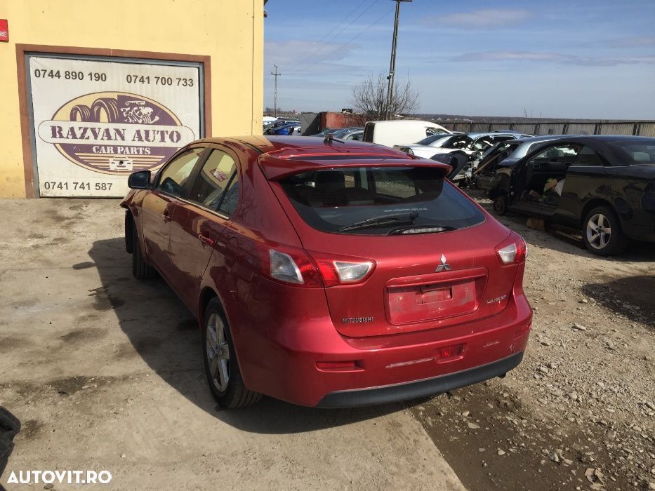Dezmembrez Mitsubishi Lancer