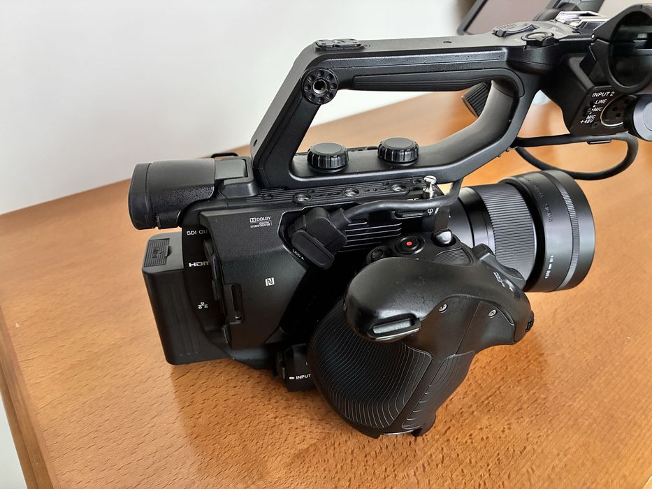 Sony FS5 Cinema Camera / Super 35 / идеално състояние