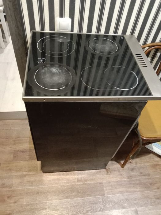 Продам электро плиту
