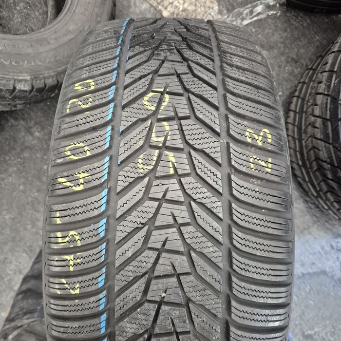 275 40 20 Hankook m+s