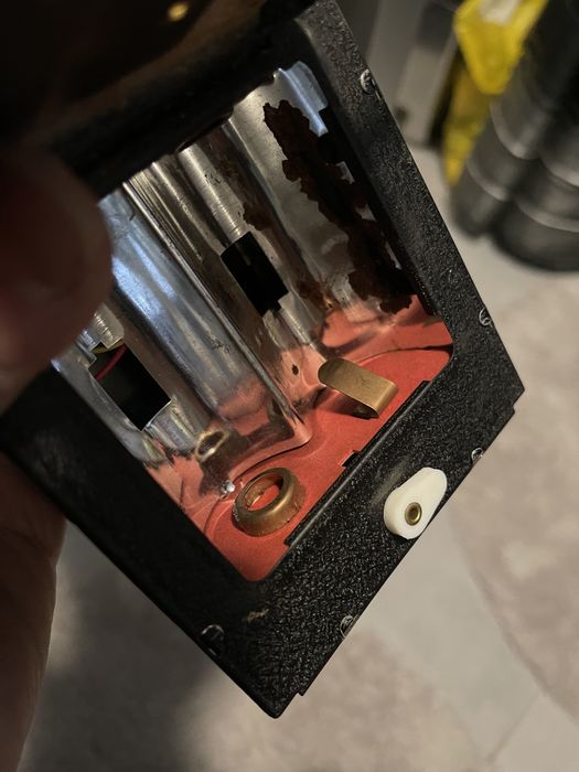 Gaina cu puii jucarie veche