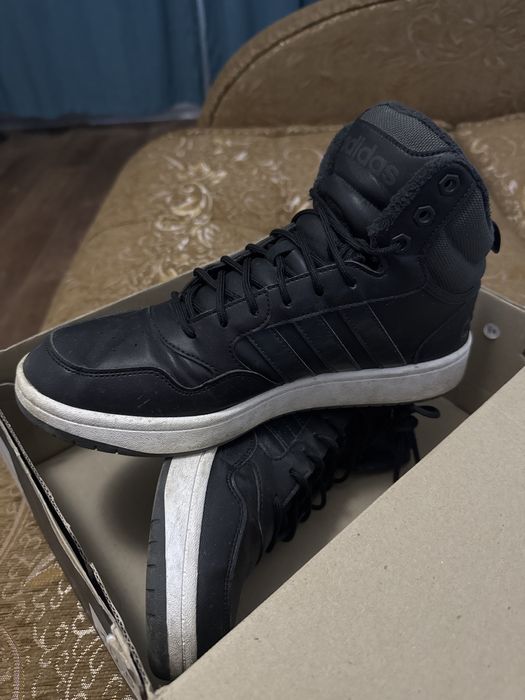 Adidas кроссовки (осень/весна)