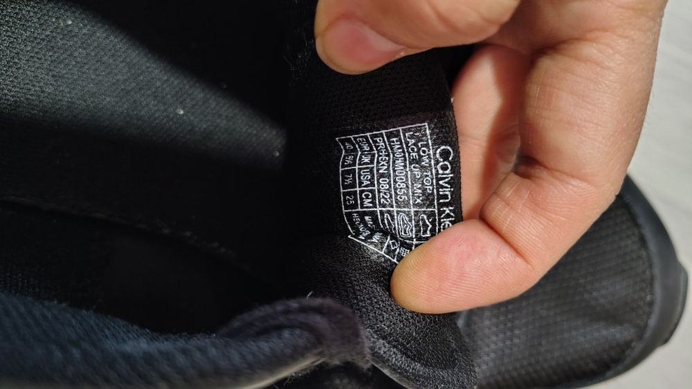 Продам кроссовки мужские