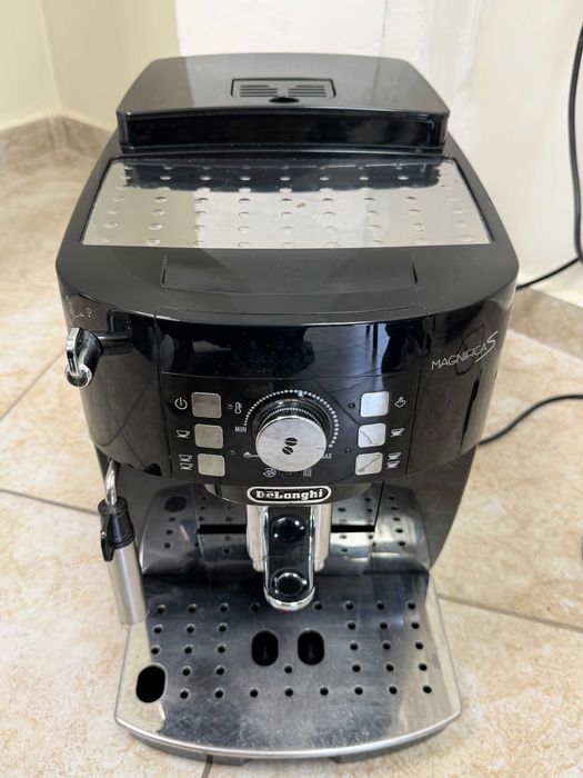 DeLonghi Magnifica S ECAM22.110 / Цена: 130 €