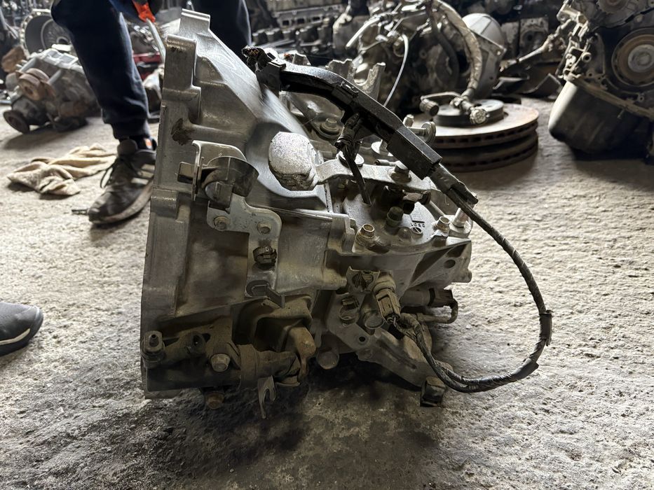 Mazda 3 2.0 i 2017 година Скоростна Кутия