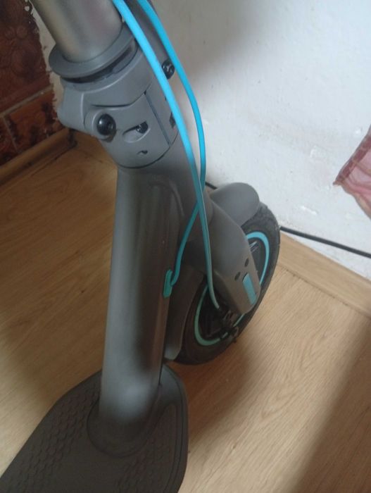 Vând schimb trotinetă 35km h ..autonomie 60 km