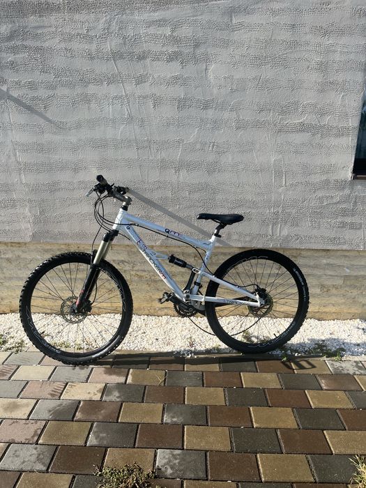 Vand bicicleta full suspension