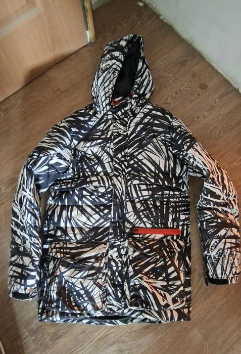 Продам куртку в хорошем состоянии