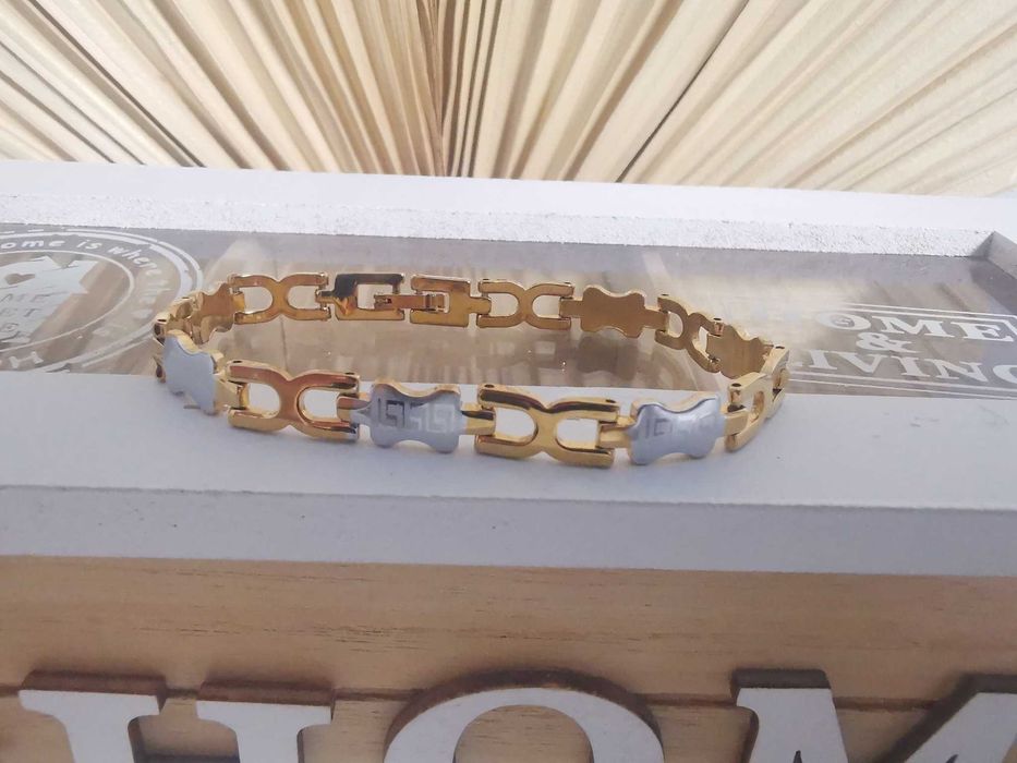 Гривни от медицинска стомана