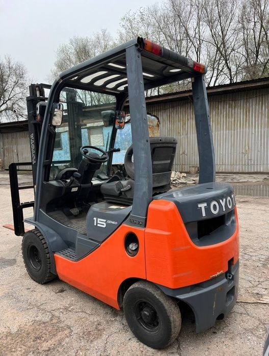 Погрузчик TOYOTA 7FG15