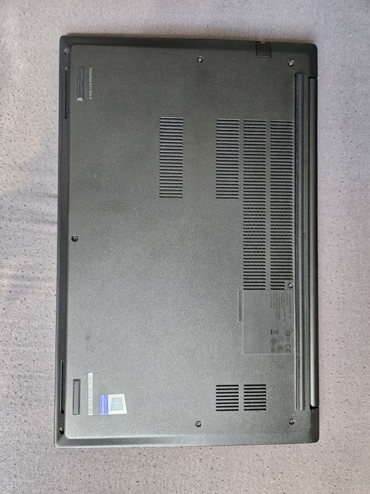 Vând Lenovo ThinkPad E15 G2 i7 gen 11 pentru piese.
