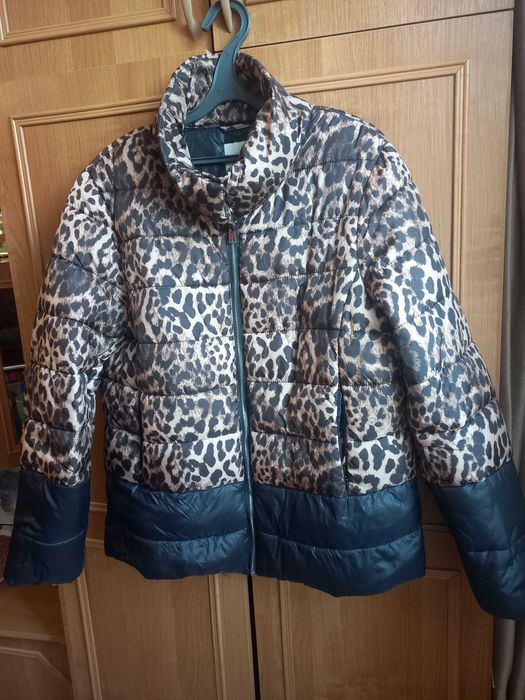 Продам женские куртки