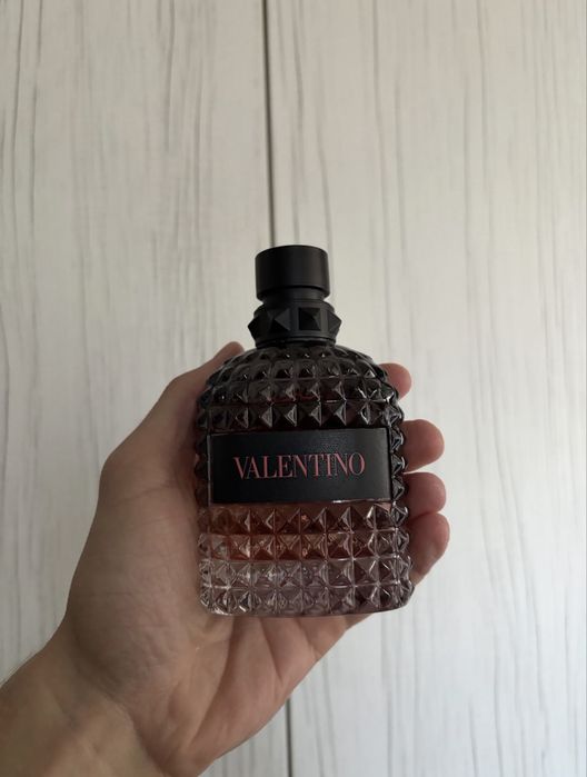 Valentino born in roma uomo