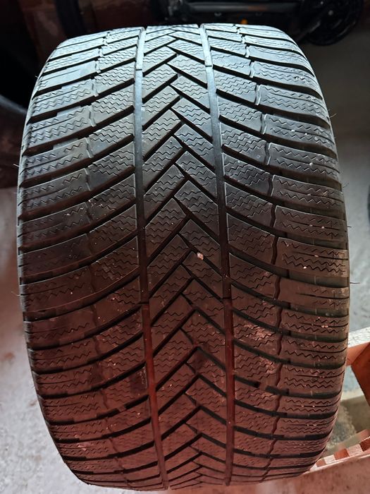 Гуми 275/30/R20 отлично състояние