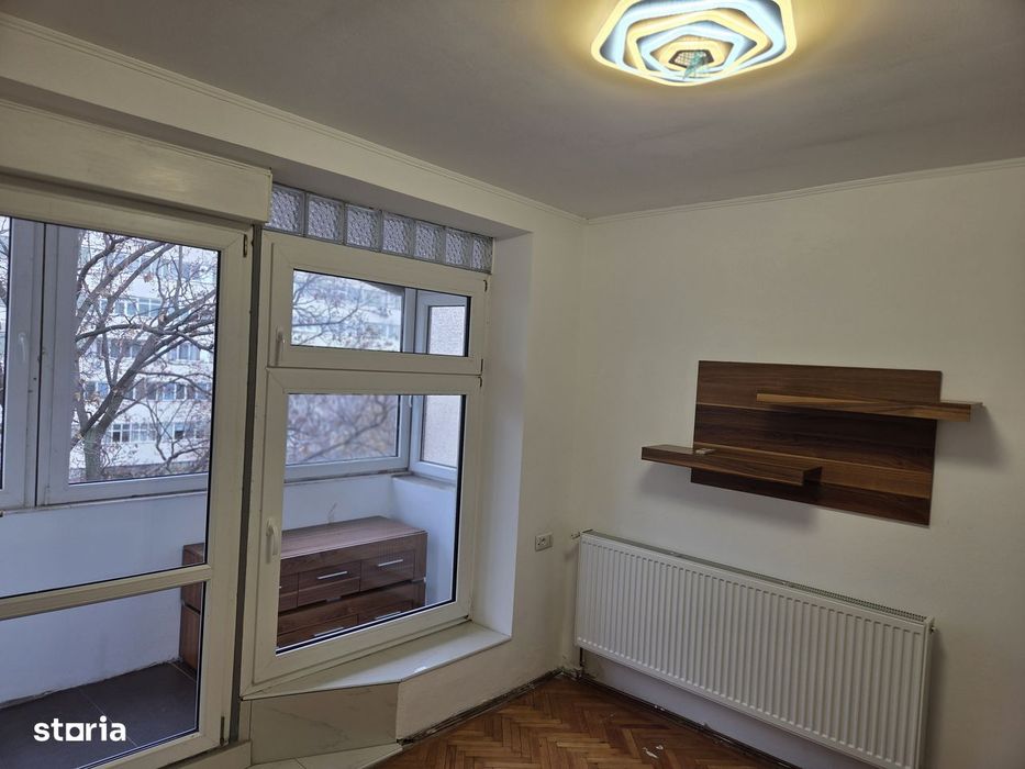 Proprietar/Apartament 3 camere,zona Piata Garii,etaj 4.