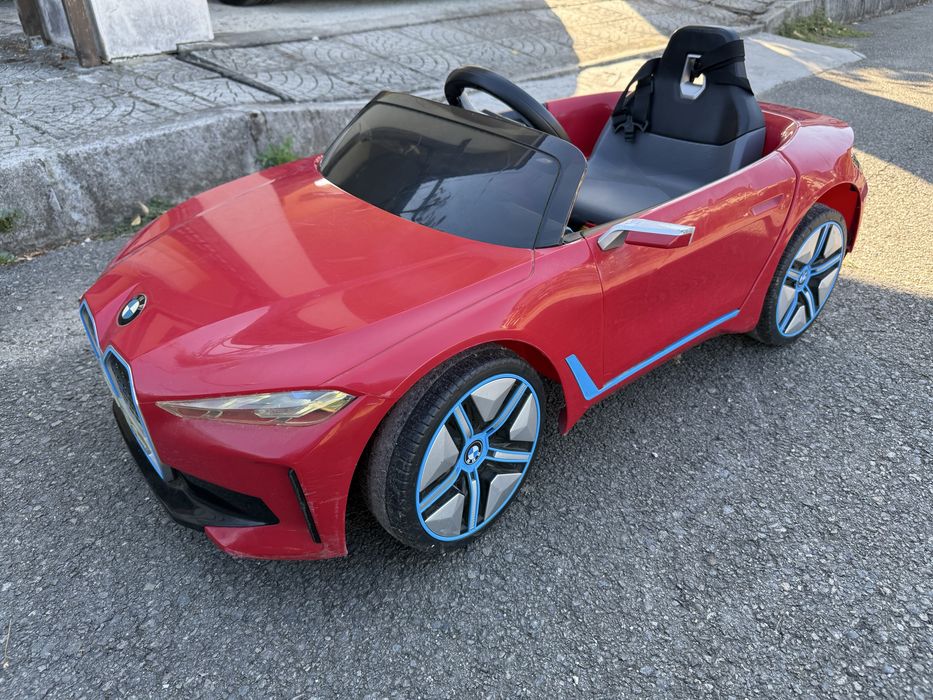 Акумолаторна кола bmw i4