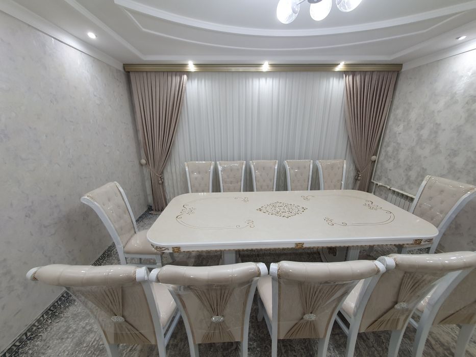 Stol stullar mehmonxonaga yongoqdan