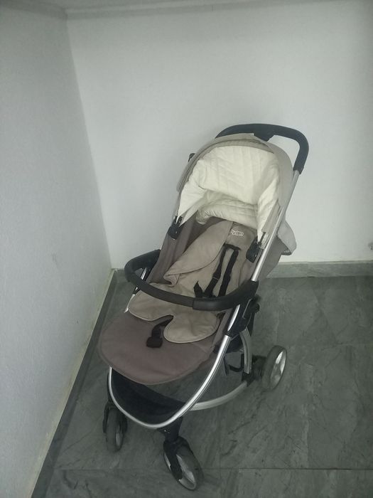 Коляску продам за