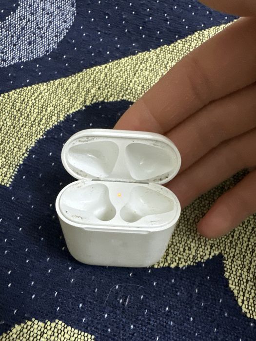 Продам Airpods Б/у