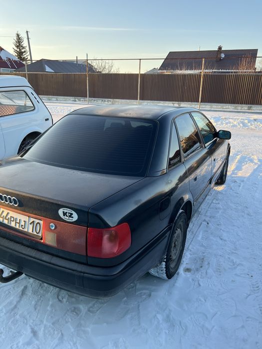 Ауди 100 с4 2,3 на КАРБЮРАТОРЕ.