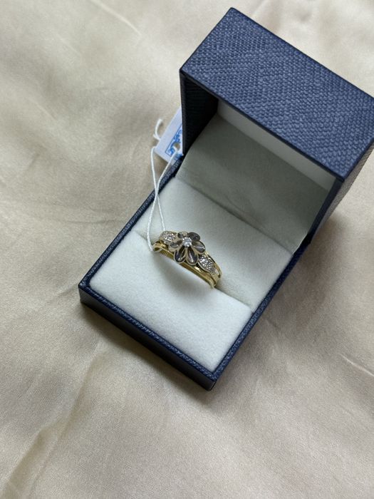 Золотое кольцо с бриллиантами