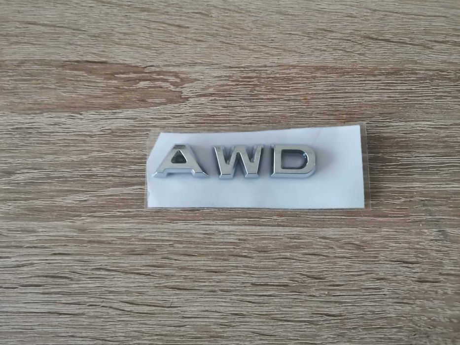 Сребрист надпис Mazda AWD