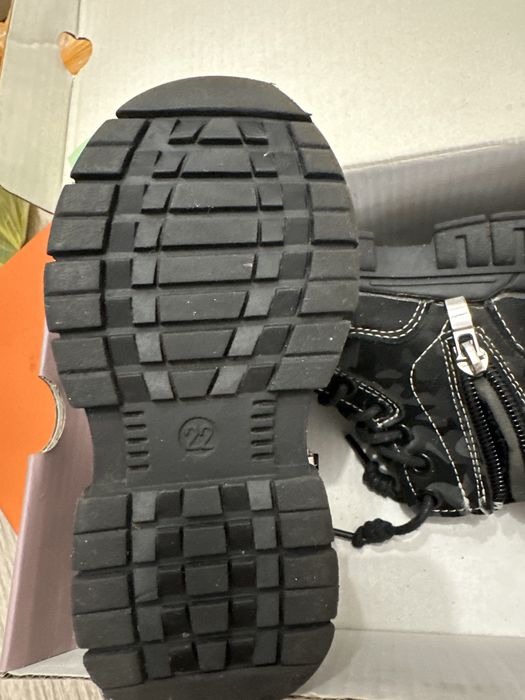 Продам обувь детскую