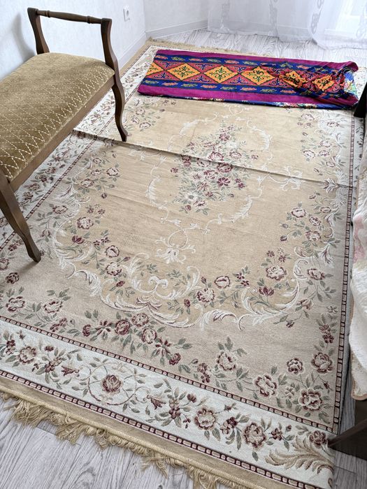 Продам ковер в хорошем сост