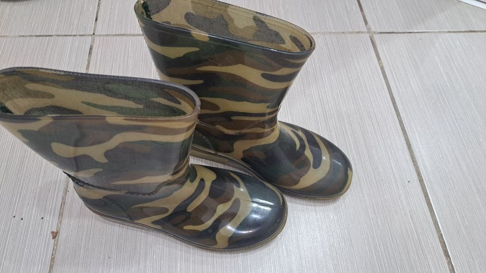 Резиновый боти 31 раз.